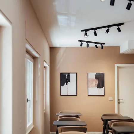 Central Suites Nocleg ze śniadaniem 3*