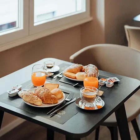 Nocleg ze śniadaniem Central Suites 3*