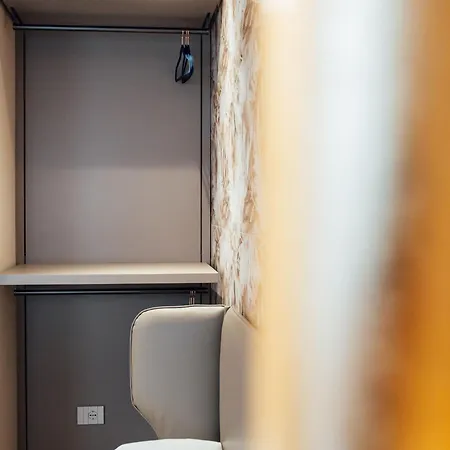 Central Suites Nocleg ze śniadaniem 3*