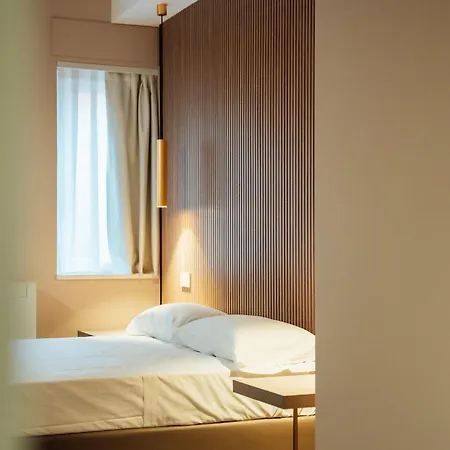 Central Suites Nocleg ze śniadaniem 3*