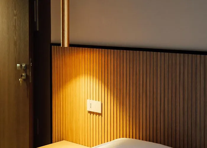 Central Suites Bed & Breakfast